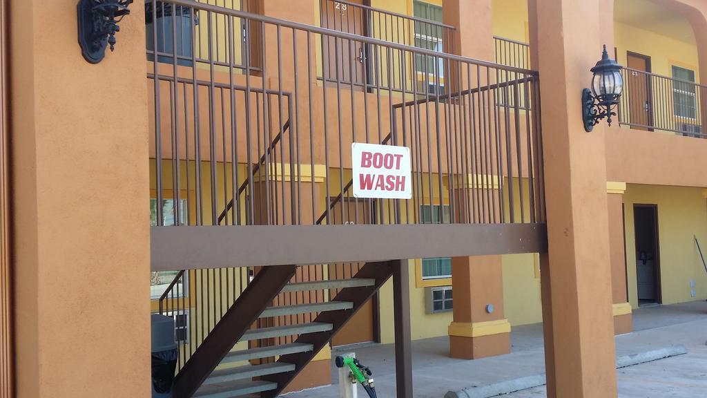 Texan Inn And Suites Tilden エクステリア 写真