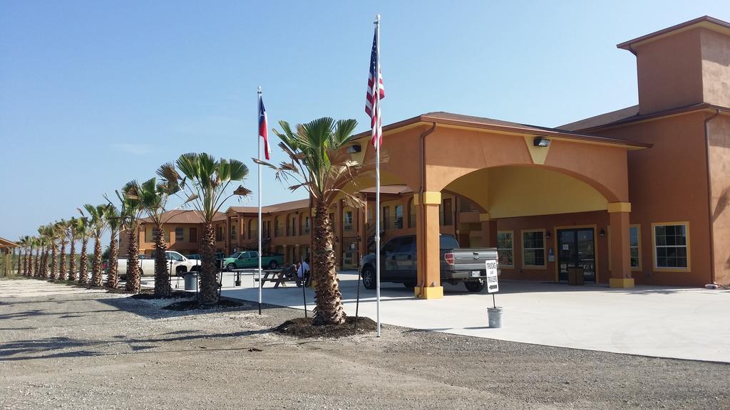 Texan Inn And Suites Tilden エクステリア 写真